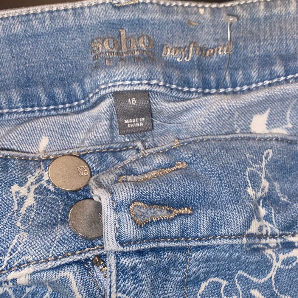 Soho Distressed Denim Jeans in Blue